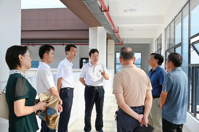 1659369463095034879.jpg 实训楼.jpg