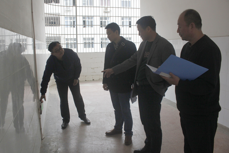 1508236027915047256.jpg 检查教学楼内安全指示标的正常使用情况.jpg