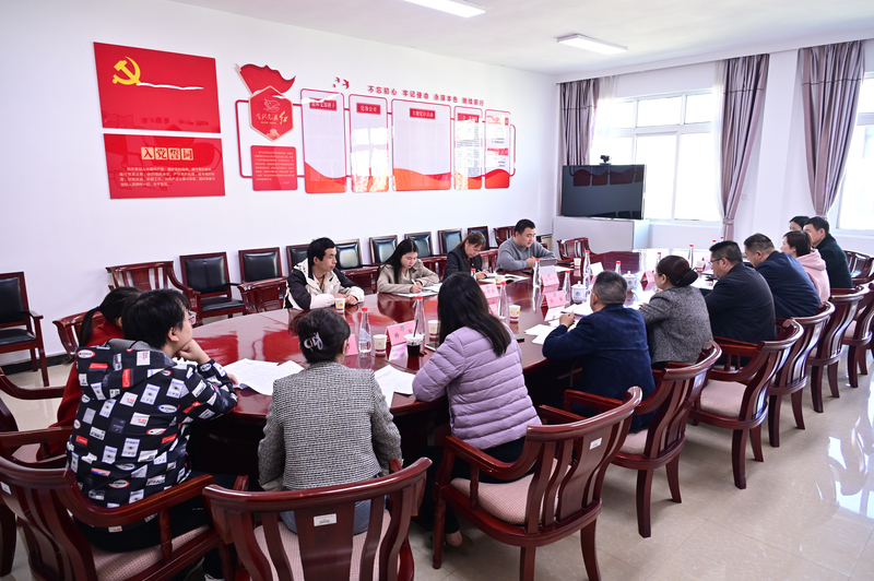 1764215285342020304.jpg 1.座谈会.jpg